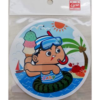 ヒロシマトウヨウカープ(広島東洋カープ)の限定品 広島カープ マンスリー坊や ステッカー 7月 海水浴(記念品/関連グッズ)