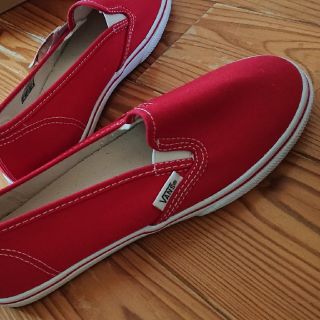 ヴァンズ(VANS)の最終値下げ！新品VANSバンズ赤のスリッポンスニーカー(スニーカー)