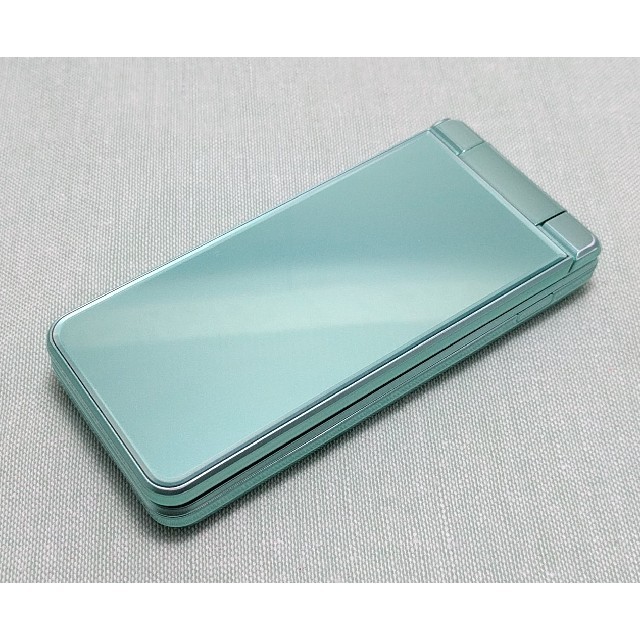 SHARP(シャープ)のAQUOSケータイ 601SH ライトグリーン（simロック解除済み） スマホ/家電/カメラのスマートフォン/携帯電話(携帯電話本体)の商品写真