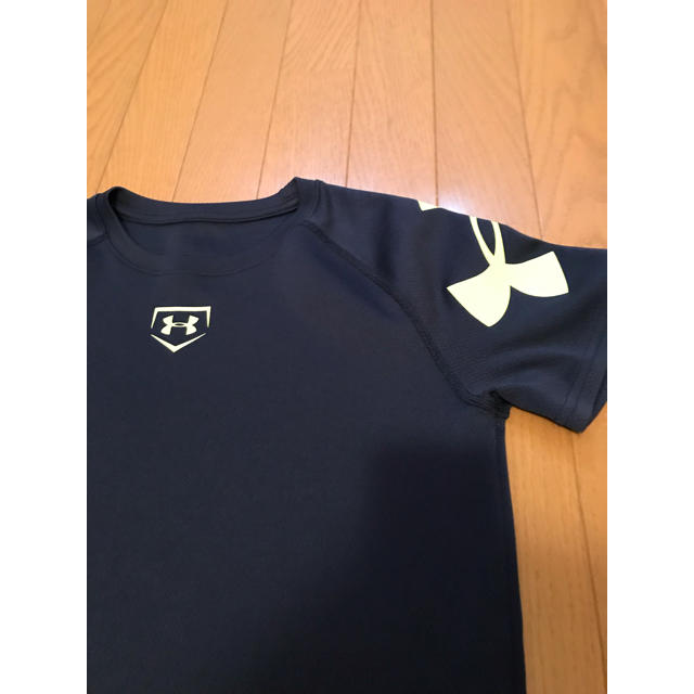 UNDER ARMOUR(アンダーアーマー)の2枚セット！！アンダーアーマーＴシャツ 150cm キッズ/ベビー/マタニティのキッズ服男の子用(90cm~)(Tシャツ/カットソー)の商品写真