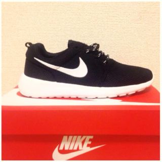 ナイキ(NIKE)のNIKEローシラン23.5(スニーカー)