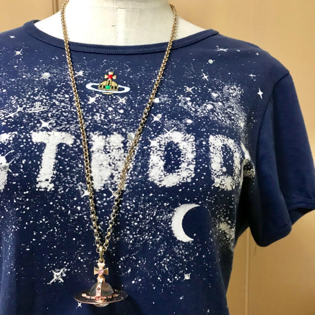 Vivienne Westwood(ヴィヴィアンウエストウッド)のヴィヴィアン ピンクゴールド ニュー スモール オーブ ネックレス レディースのアクセサリー(ネックレス)の商品写真