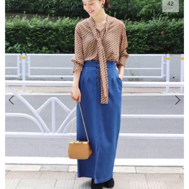 IENA(イエナ)のIENAイエナ 新品ボタンフライデニムタイトスカート 38 ブルーA レディースのスカート(ロングスカート)の商品写真