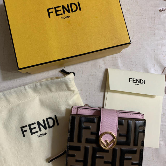 FENDI(フェンディ)の新品 FENDI エフイズフェンディ 二つ折り 財布 レディースのファッション小物(財布)の商品写真