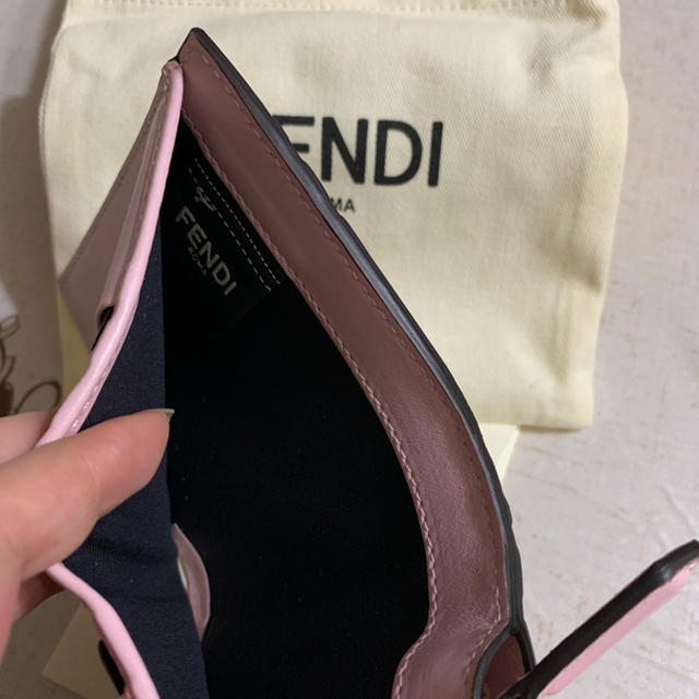 FENDI(フェンディ)の新品 FENDI エフイズフェンディ 二つ折り 財布 レディースのファッション小物(財布)の商品写真