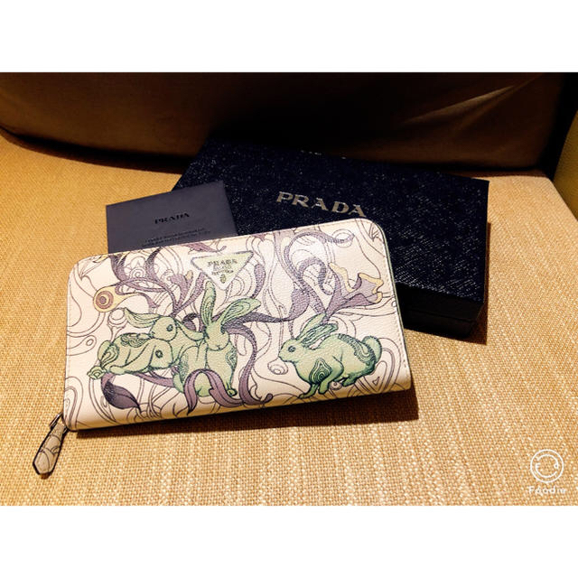 売れ筋商品 PRADA - コラボ グリーン 兎 ラビット 長財布 プラダ PRADA