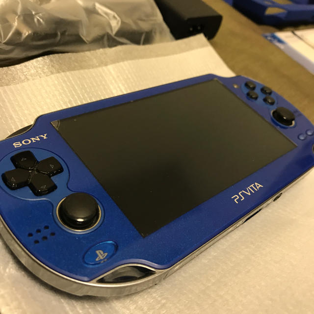 PSVITA 本体（PCH1000）サファイアブルー 2