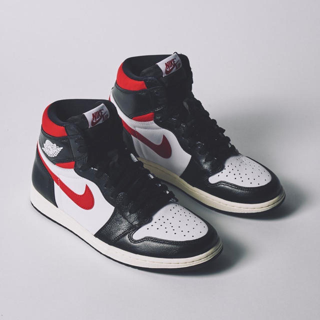 25.5cm AJ1 RETRO HIGH BLACK WHITE GYMRED