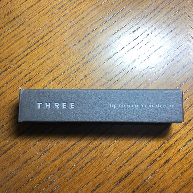 THREE(スリー)のＴＨＲＥＥ リップコンシャスプロテクター コスメ/美容のスキンケア/基礎化粧品(リップケア/リップクリーム)の商品写真