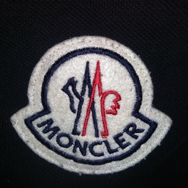 MONCLER(モンクレール)のモンクレールメンズＬサイズ黒　ビッグロゴ メンズのトップス(ポロシャツ)の商品写真