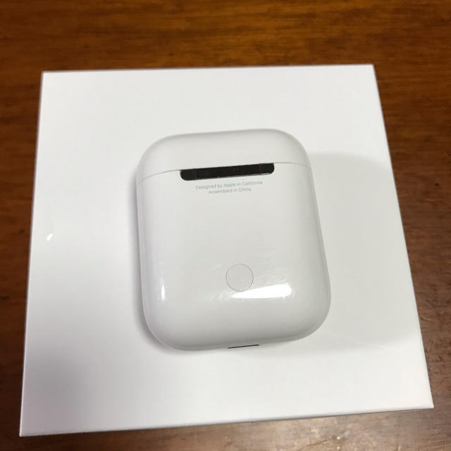 Apple(アップル)のAirPods ケース スマホ/家電/カメラのオーディオ機器(ヘッドフォン/イヤフォン)の商品写真