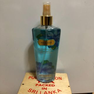 ヴィクトリアズシークレット(Victoria's Secret)のほぼ新品/ヴィクトリアシークレット アクアキス/フレグランスミスト(香水(女性用))