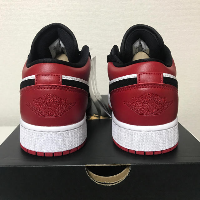 NIKE(ナイキ)のNike Air Jordan 1 Low (GS) Black Toe レディースの靴/シューズ(スニーカー)の商品写真