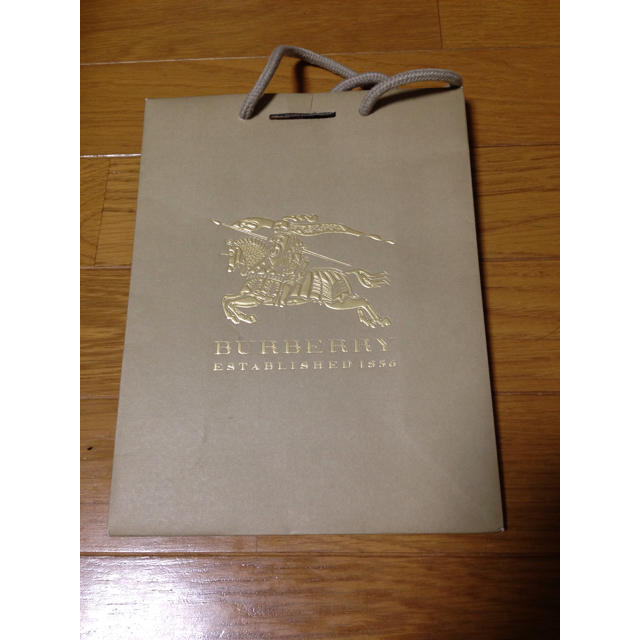 BURBERRY(バーバリー)のバーバリー 紙袋 レディースのバッグ(ショップ袋)の商品写真
