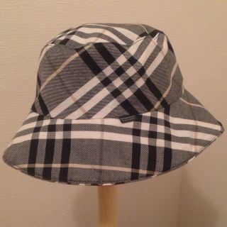 バーバリー(BURBERRY)のバーバリーブルーレーベルの帽子(ハット)