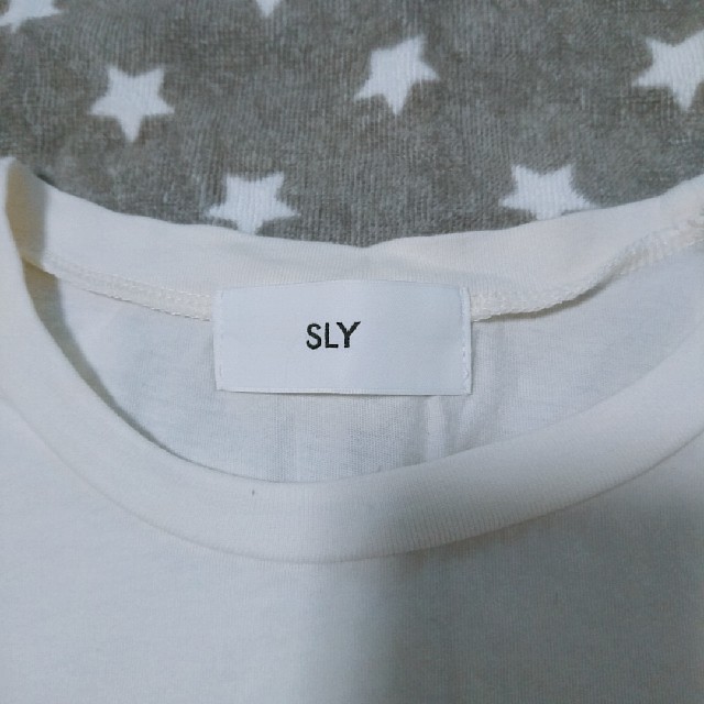 SLY(スライ)のSLY ロゴTシャツ レディースのトップス(Tシャツ(半袖/袖なし))の商品写真