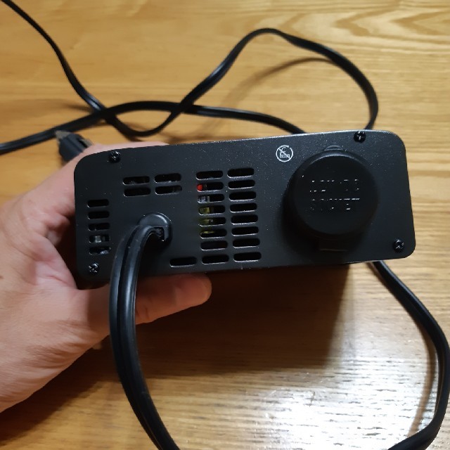 DC/AC Inverter 120w 自動車/バイクの自動車(車内アクセサリ)の商品写真