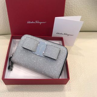 フェラガモ(Ferragamo)の超美品❤️フェラガモ  グリッター ラメ ヴァラリボン コインケース ラウンド(コインケース)