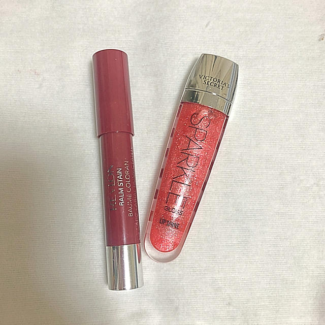 REVLON(レブロン)のREVLONクレヨンリップ・VSグロス コスメ/美容のベースメイク/化粧品(口紅)の商品写真