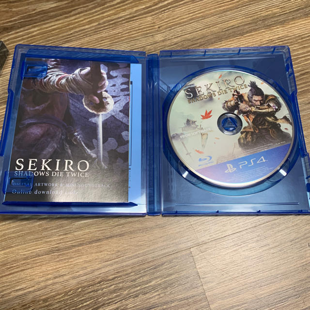 PlayStation4(プレイステーション4)のSEKIRO エンタメ/ホビーのゲームソフト/ゲーム機本体(家庭用ゲームソフト)の商品写真