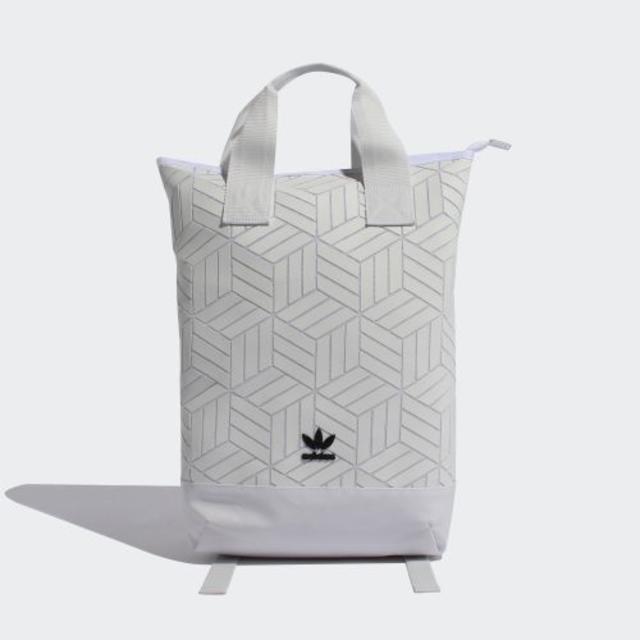 adidas(アディダス)の寧々様専用 レディースのバッグ(リュック/バックパック)の商品写真
