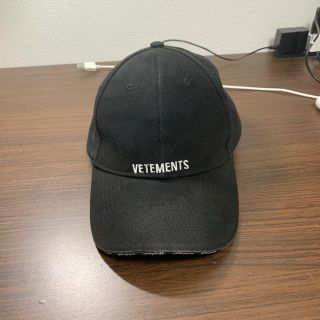 バレンシアガ(Balenciaga)のvetements キャップ(キャップ)