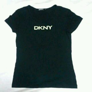 ダナキャランニューヨーク(DKNY)の黒のTシャツ(Tシャツ(半袖/袖なし))