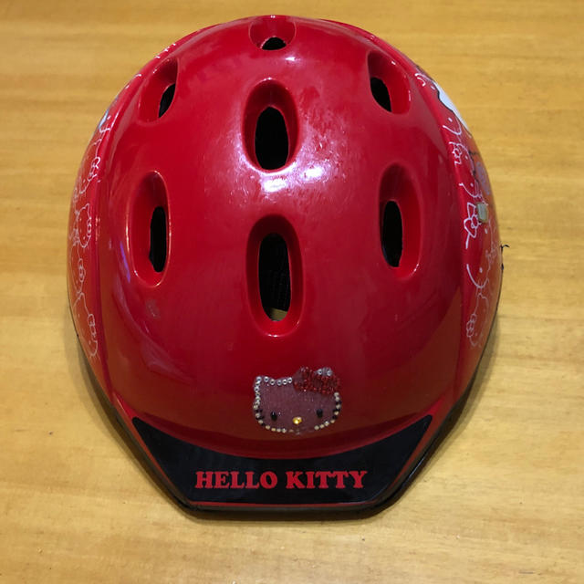 ハローキティ(ハローキティ)の女の子 自転車用ヘルメット キティ キッズ/ベビー/マタニティの外出/移動用品(その他)の商品写真