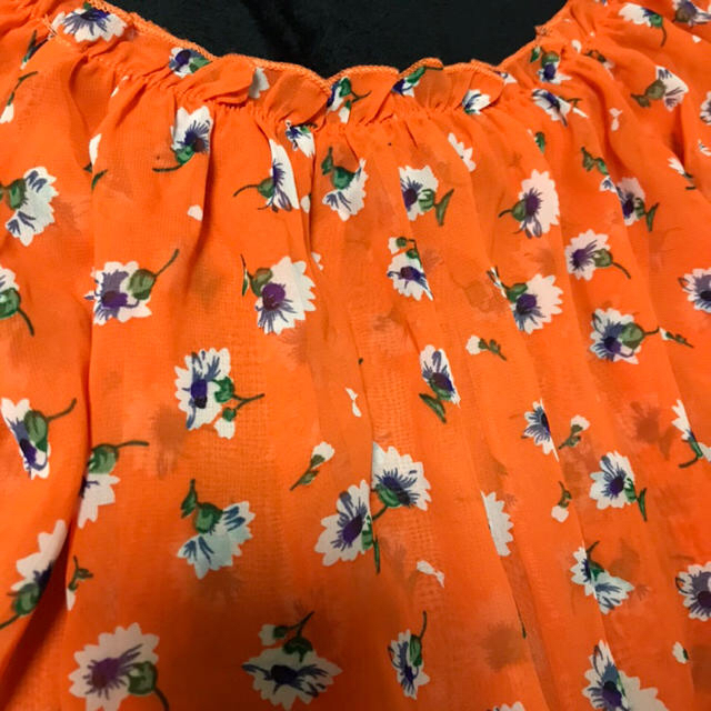 新品 シフォン オレンジ オフショル シースルー メッシュ 花柄 レディースのトップス(シャツ/ブラウス(半袖/袖なし))の商品写真