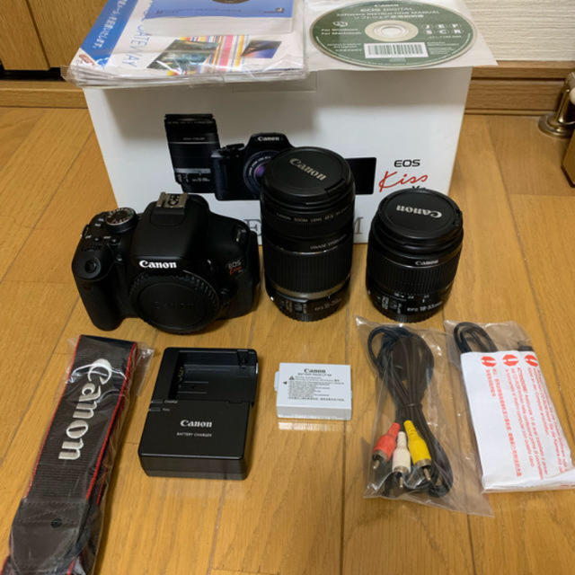 美品★Canon EOS Kiss X5ダブルズームキットカメラ