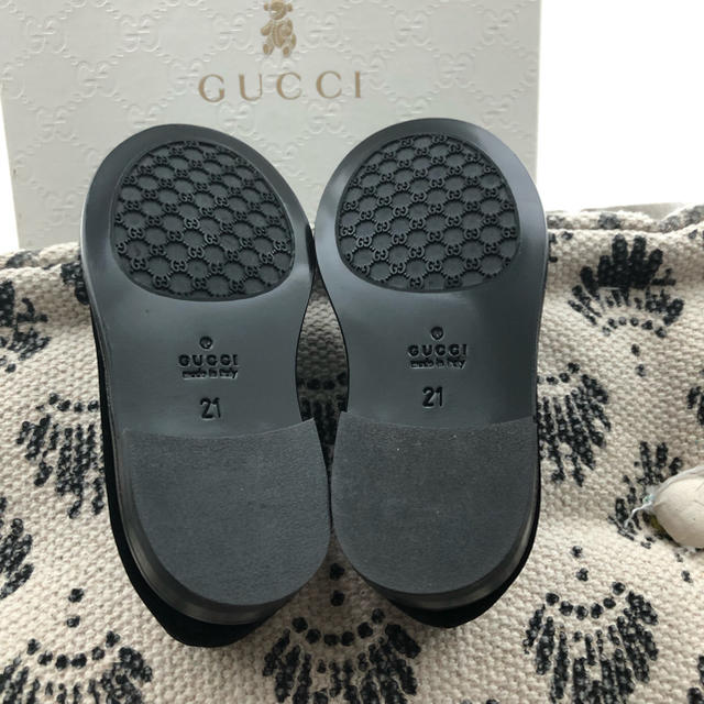 Gucci(グッチ)の新品未使用 GUCCI ベビーシューズ ユニセックス キッズ/ベビー/マタニティのベビー靴/シューズ(~14cm)(フラットシューズ)の商品写真