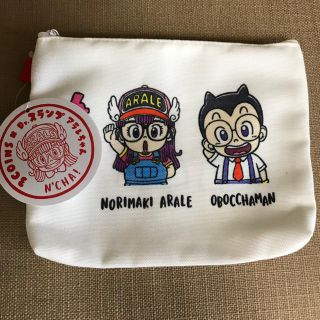 スリーコインズ(3COINS)の【値下げ 新品 未使用】 3coins スリコ アラレちゃん ポーチ(キャラクターグッズ)