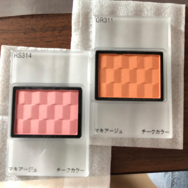 MAQuillAGE(マキアージュ)の専用です‼️マキアージュ チークカラー オレンジ コスメ/美容のベースメイク/化粧品(チーク)の商品写真