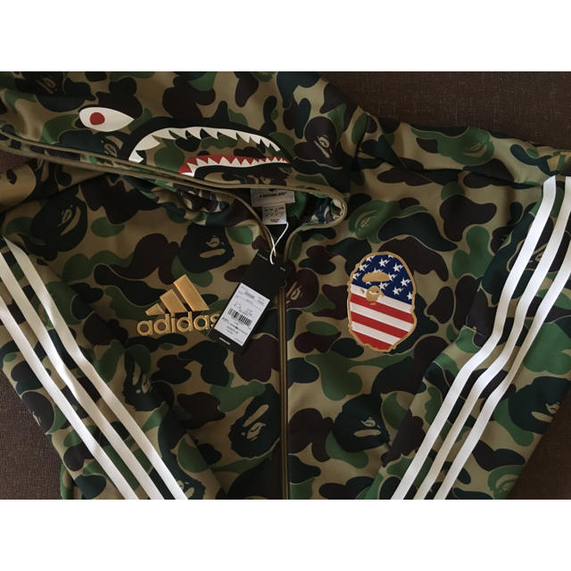 A BATHING APE(アベイシングエイプ)のBAPE ADIDAS FOOTBALL SHARKFULLZIP HOODIE メンズのトップス(パーカー)の商品写真