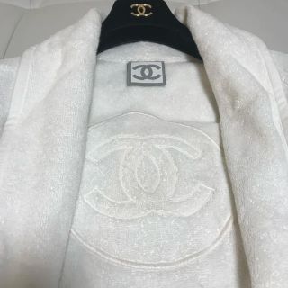 シャネル(CHANEL)のロベルト様ご専用 ♡ CHANEL バスローブ/ガウン  ホワイト 正規品(ルームウェア)