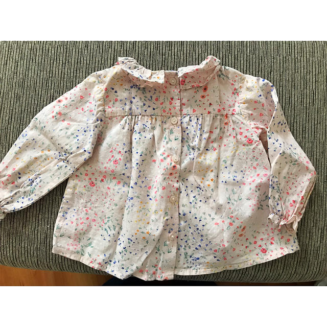 ZARA KIDS(ザラキッズ)のザラベビー  74  花柄 ブラウス キッズ/ベビー/マタニティのベビー服(~85cm)(シャツ/カットソー)の商品写真