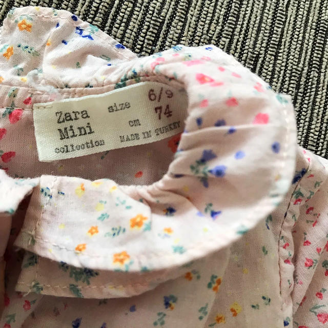 ZARA KIDS(ザラキッズ)のザラベビー  74  花柄 ブラウス キッズ/ベビー/マタニティのベビー服(~85cm)(シャツ/カットソー)の商品写真