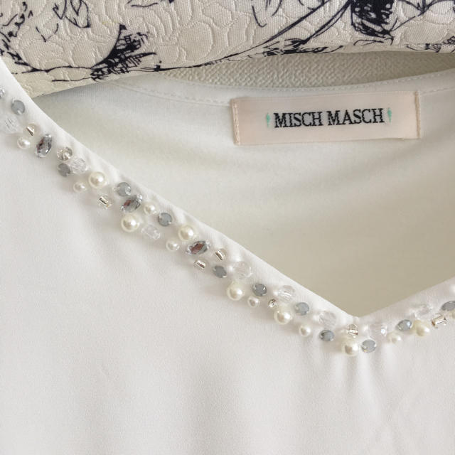 MISCH MASCH(ミッシュマッシュ)の白 ブラウス レディースのトップス(シャツ/ブラウス(半袖/袖なし))の商品写真