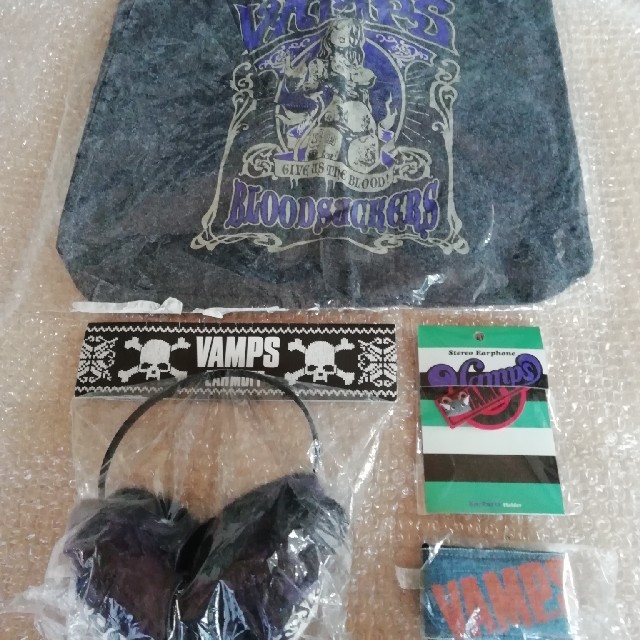 L'Arc～en～Ciel(ラルクアンシエル)のVAMPS  TOURグッズセット  未開封 新品  エンタメ/ホビーのタレントグッズ(ミュージシャン)の商品写真