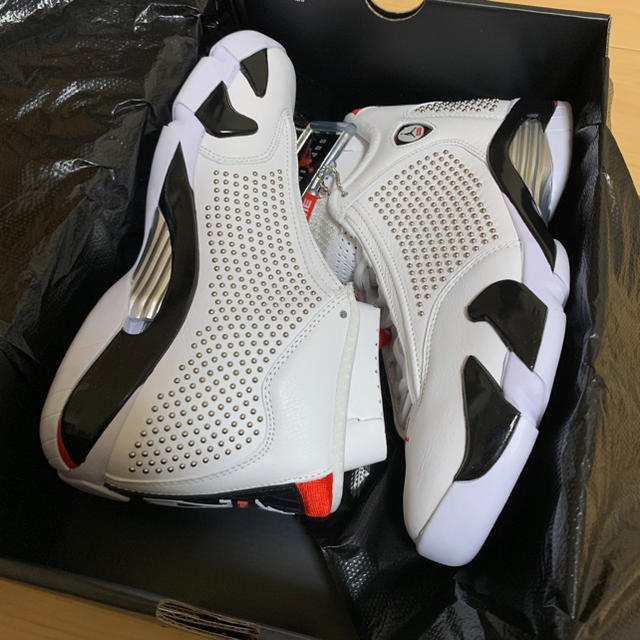 26 Supreme®/Nike® Air Jordan 14