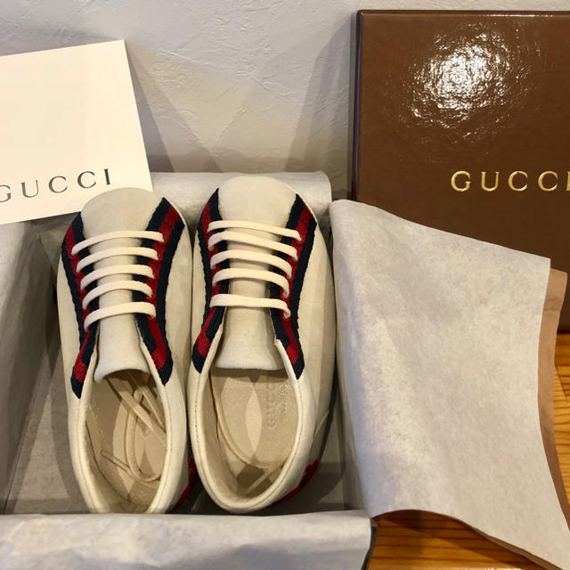 Gucci(グッチ)のGUCCIベビーファーストシューズ［未使用］ キッズ/ベビー/マタニティのキッズ/ベビー/マタニティ その他(その他)の商品写真