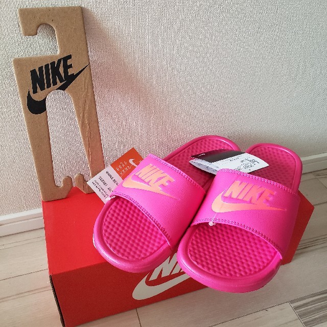 NIKE(ナイキ)のNIKE ナイキ BENNASI ベナッシ 希少カラー ピンク レディースの靴/シューズ(サンダル)の商品写真