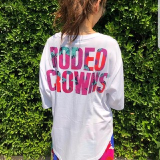 ロデオクラウンズワイドボウル(RODEO CROWNS WIDE BOWL)の今期完売RODEO CROWNS✩RCWB✩0528FLOWERポケットTシャツ(Tシャツ(半袖/袖なし))