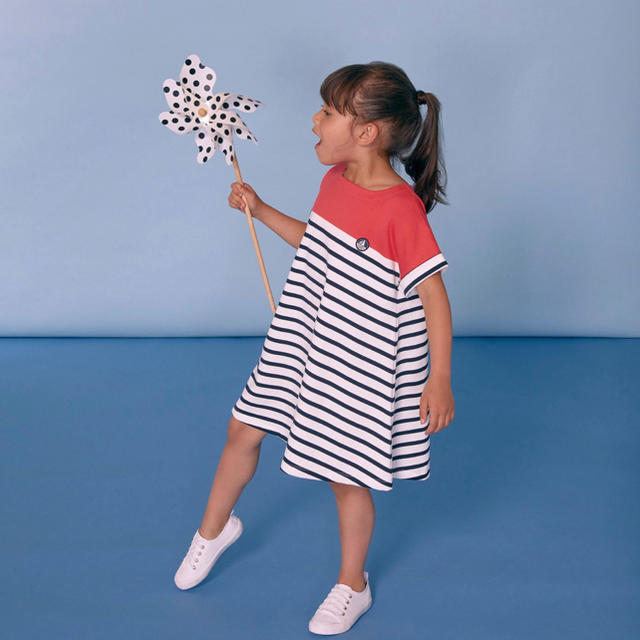 PETIT BATEAU(プチバトー)の新品未使用 5ans カラーブロックマリニエールワンピースピンク キッズ/ベビー/マタニティのキッズ服女の子用(90cm~)(ワンピース)の商品写真