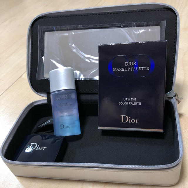 Dior(ディオール)のDior ポーチ付き化粧セット コスメ/美容のキット/セット(コフレ/メイクアップセット)の商品写真