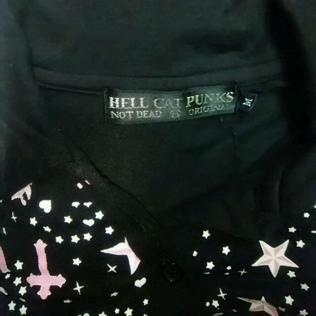 HELLCATPUNKS(ヘルキャットパンクス)のUSED★ヘルキャ★スカル柄ポロ レディースのトップス(カットソー(半袖/袖なし))の商品写真