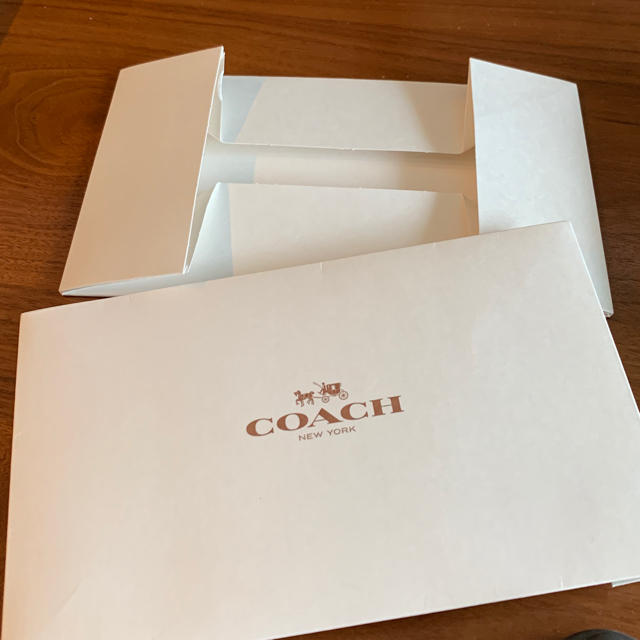 COACH(コーチ)のコーチのギフトボックス インテリア/住まい/日用品のオフィス用品(ラッピング/包装)の商品写真