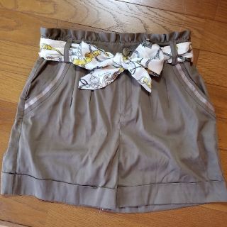 フェリシモ(FELISSIMO)の[フェリシモ]ベルト付きショートパンツ(ショートパンツ)