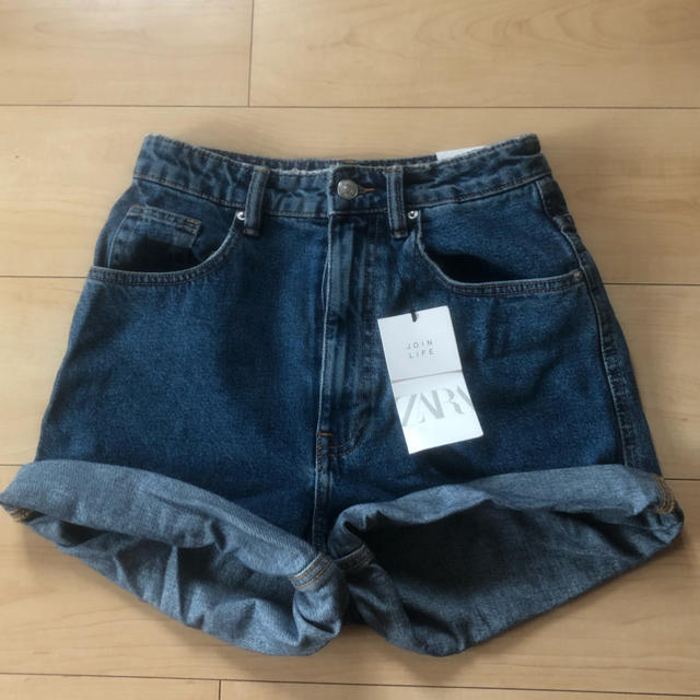 ZARA(ザラ)のZARA デニムショートパンツ レディースのパンツ(ショートパンツ)の商品写真