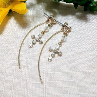 ２way メタルバーキャッチ×クリスタル クロス ピアス　No.201(ピアス)